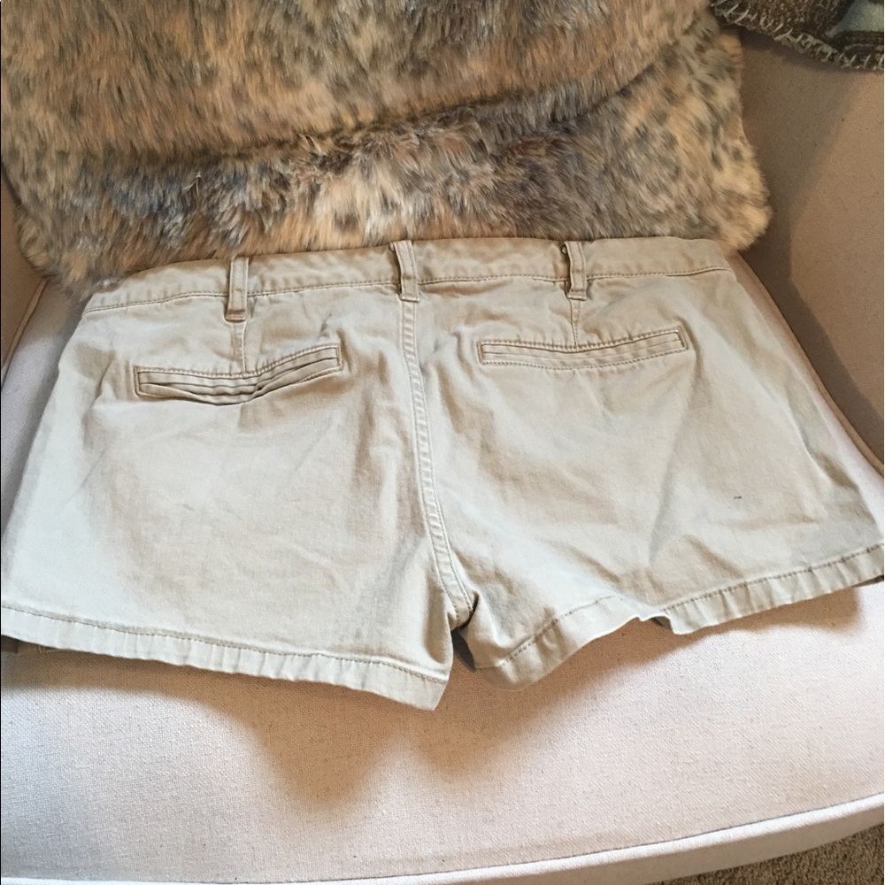 Shorts - Picture 2 of 4